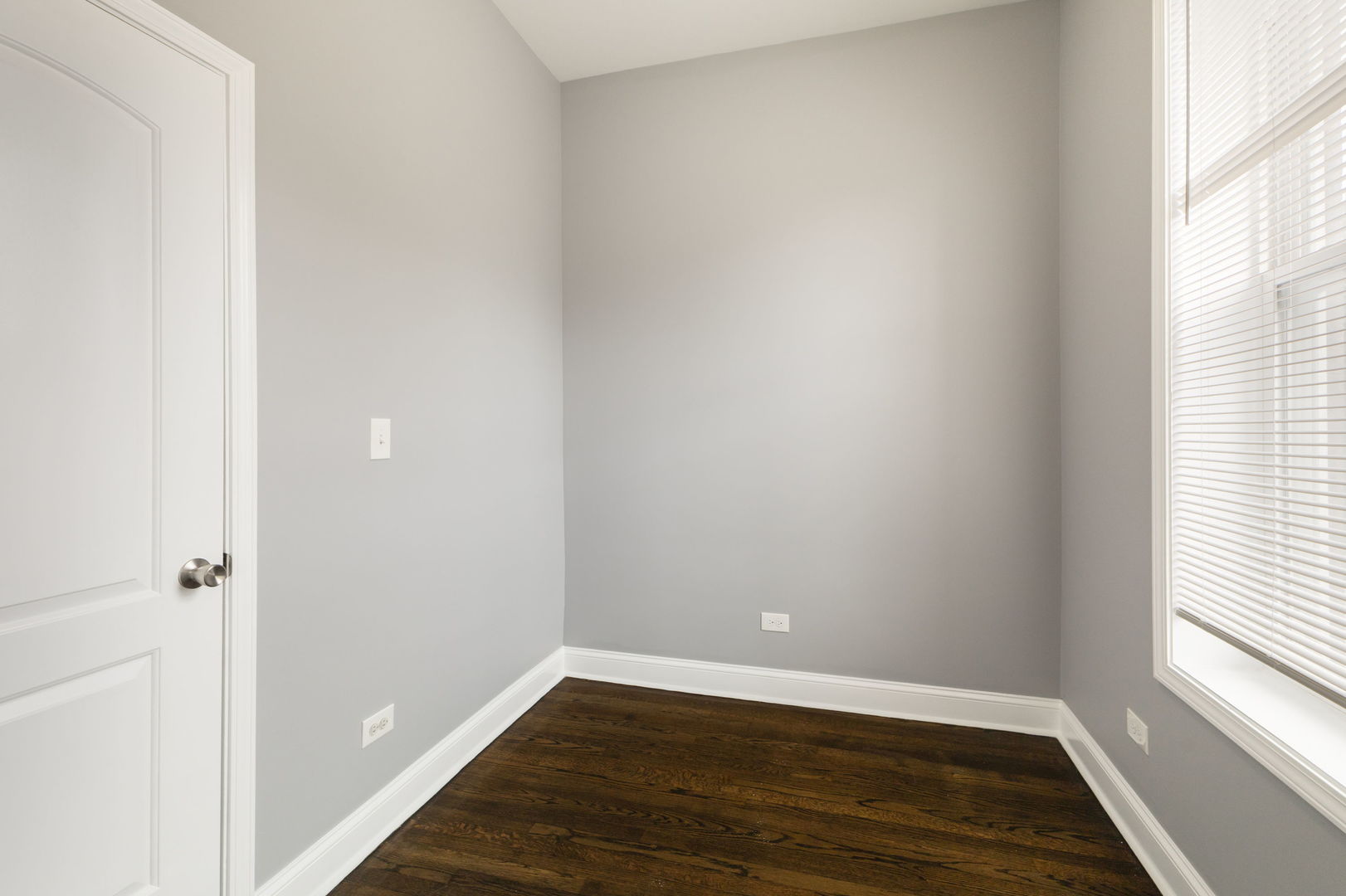 7322 S Langley Avenue Property Photo 9