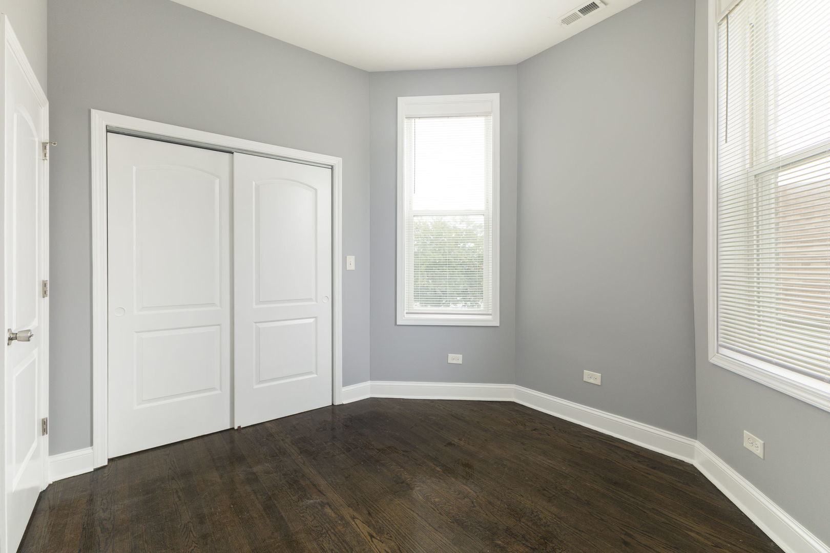 7322 S Langley Avenue Property Photo 10