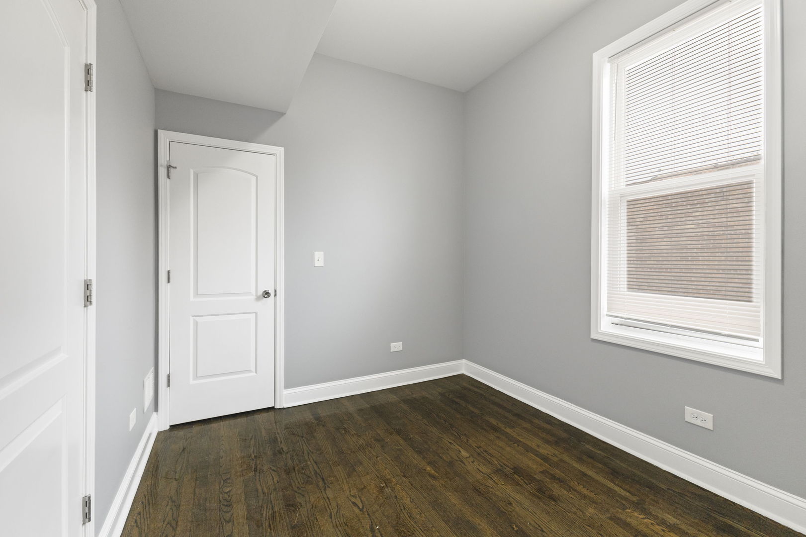 7322 S Langley Avenue Property Photo 11