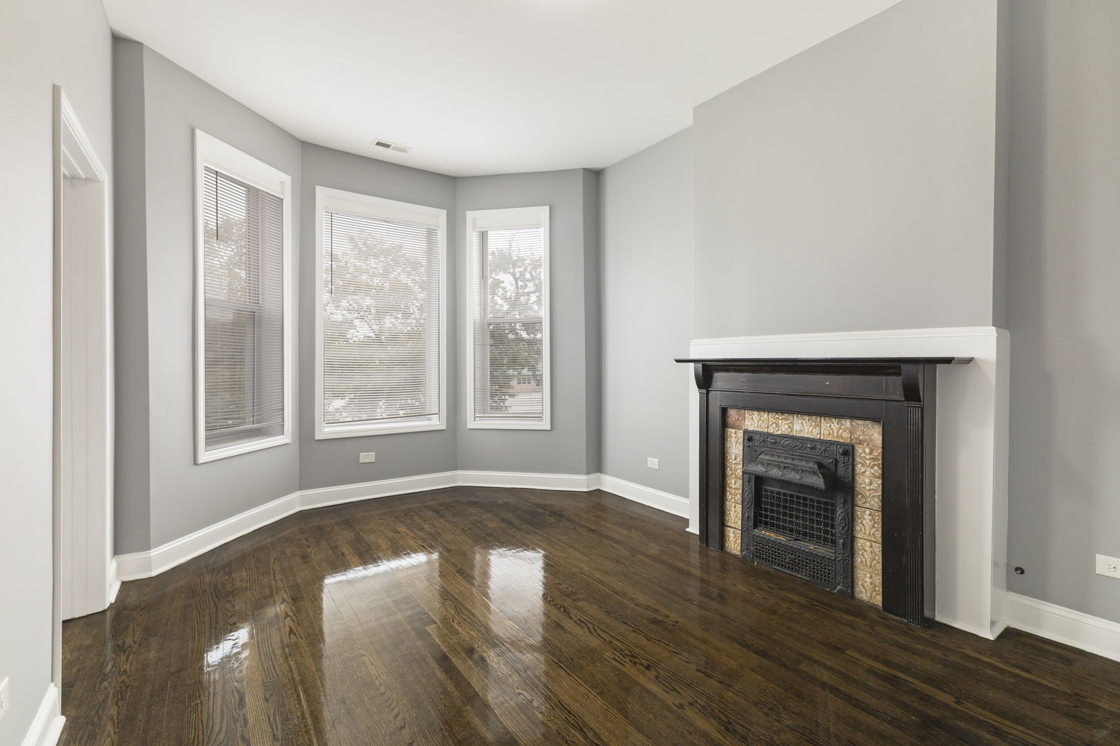 7322 S Langley Avenue Property Photo 13