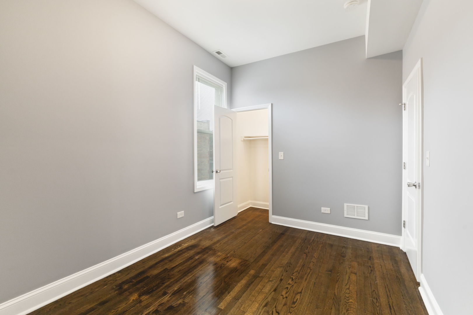 7322 S Langley Avenue Property Photo 16