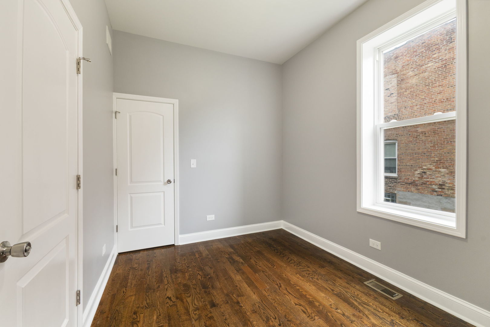 7322 S Langley Avenue Property Photo 18
