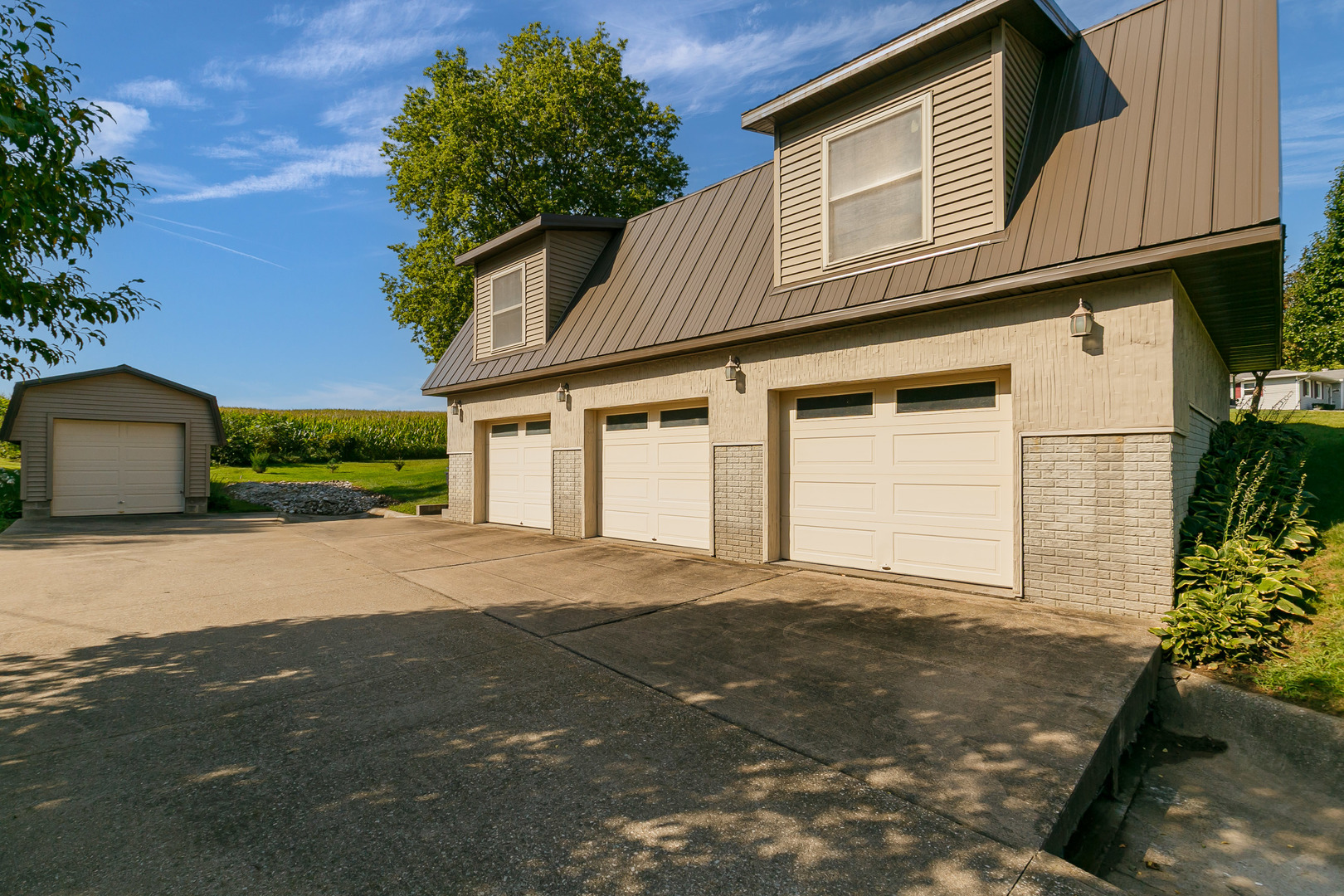 7811 29th Street Property Photo 3