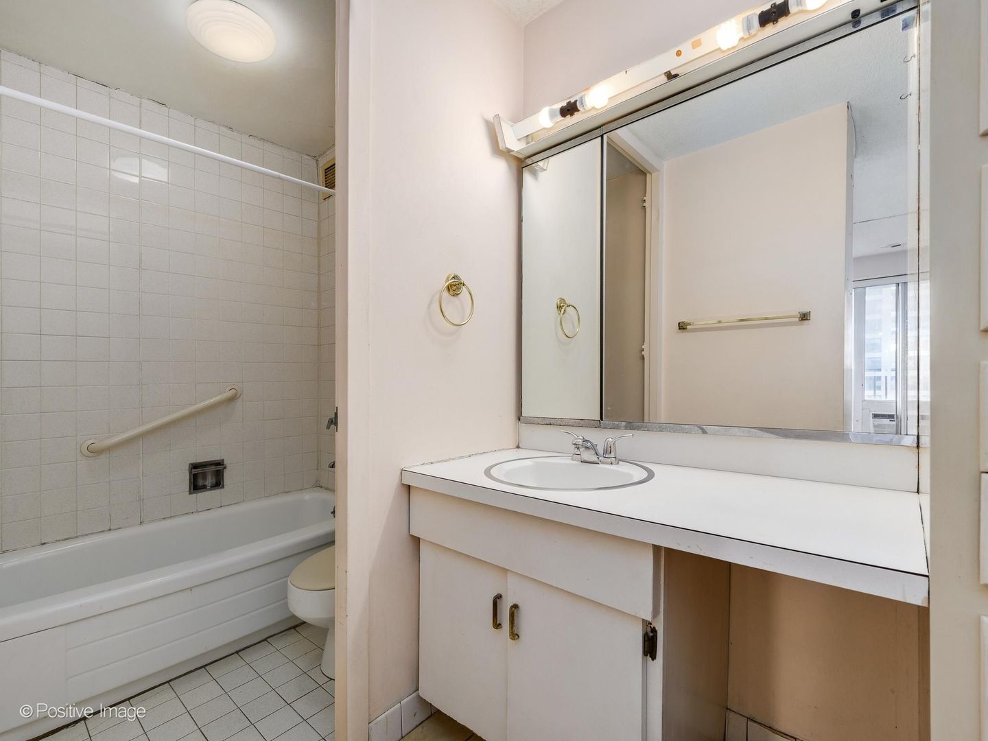 1960 N Lincoln Park West 2103 Property Photo 21