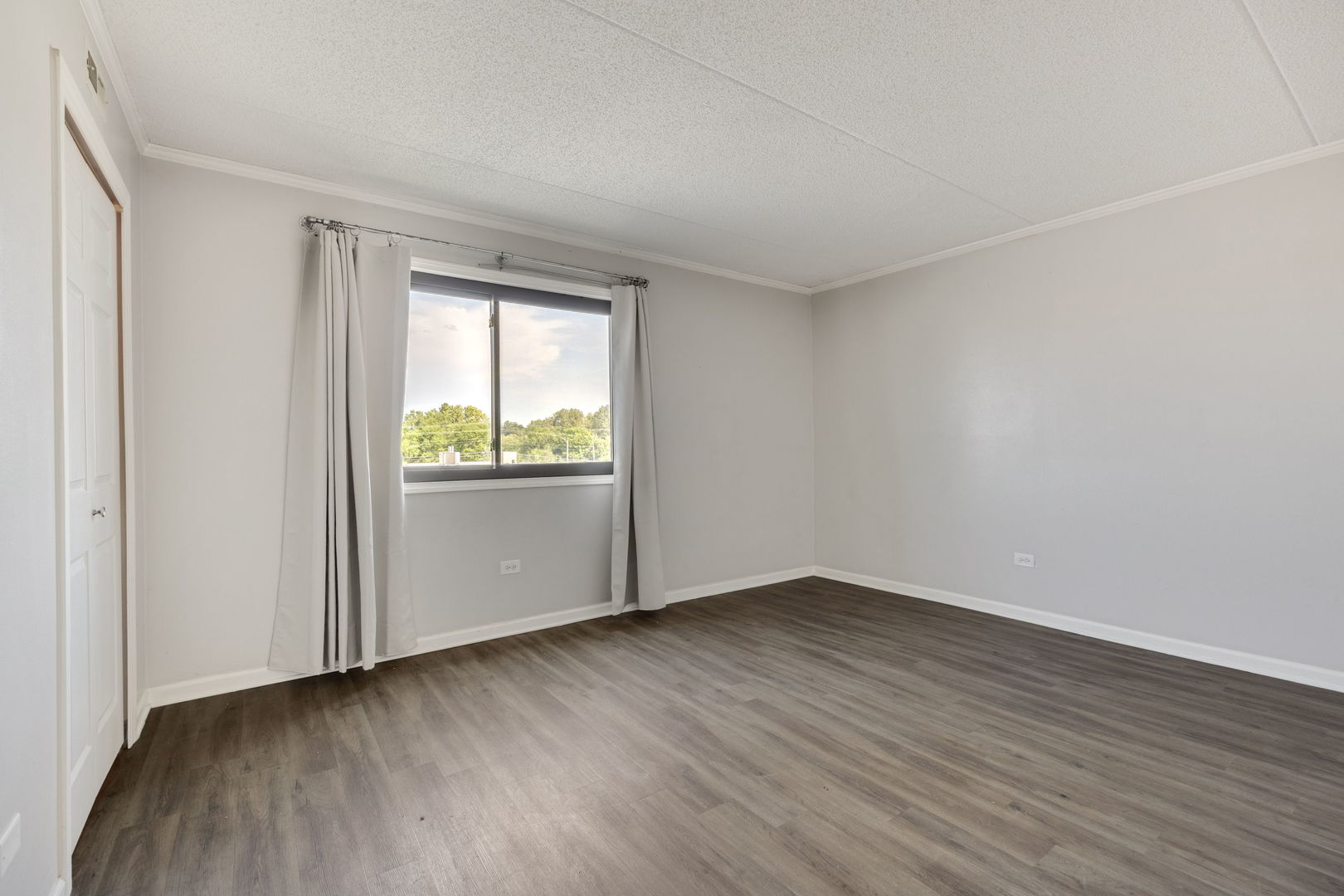 1221 Chalet Road 200 Property Photo 7
