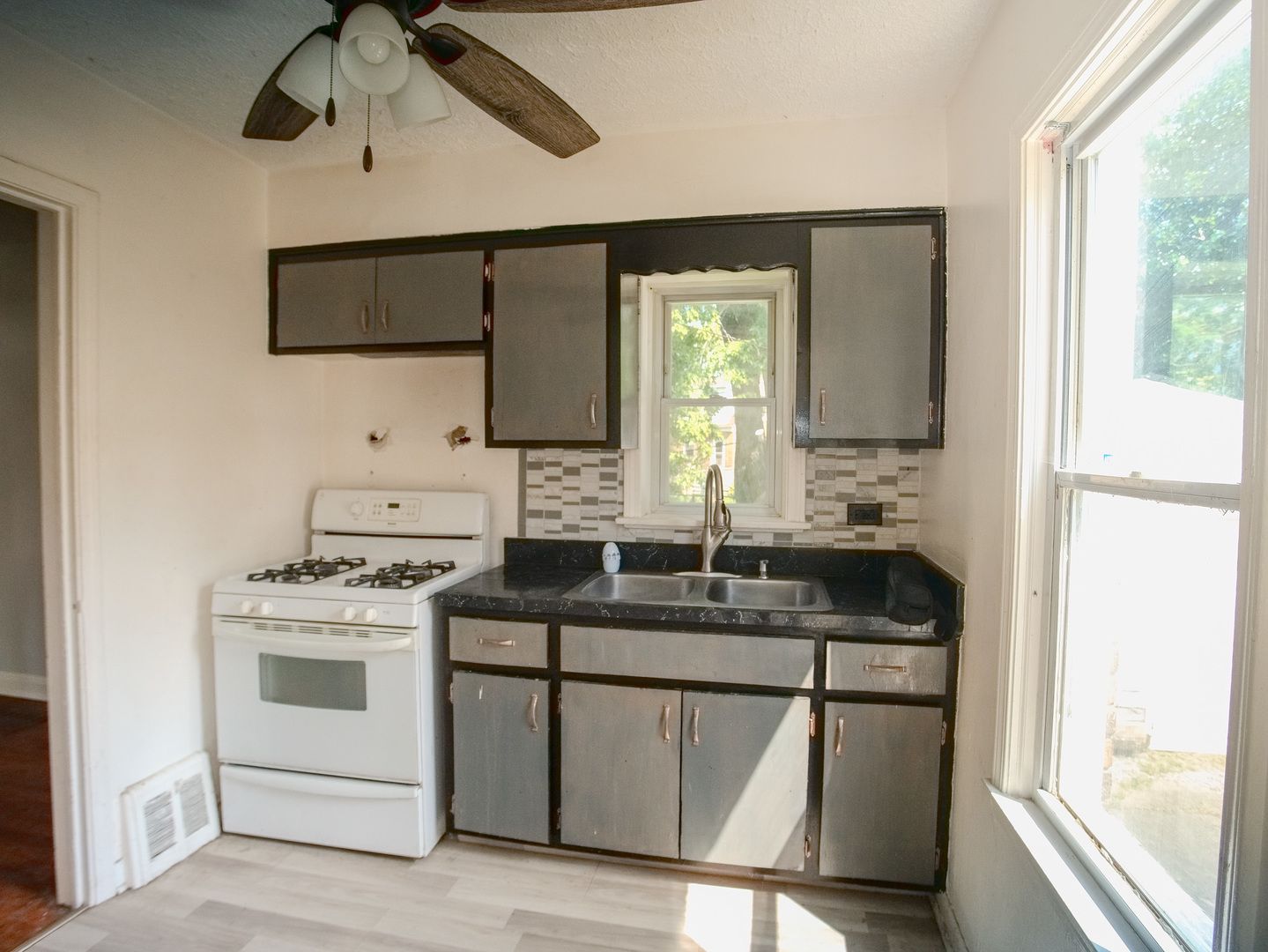 250 E 143rd Street Property Photo 8