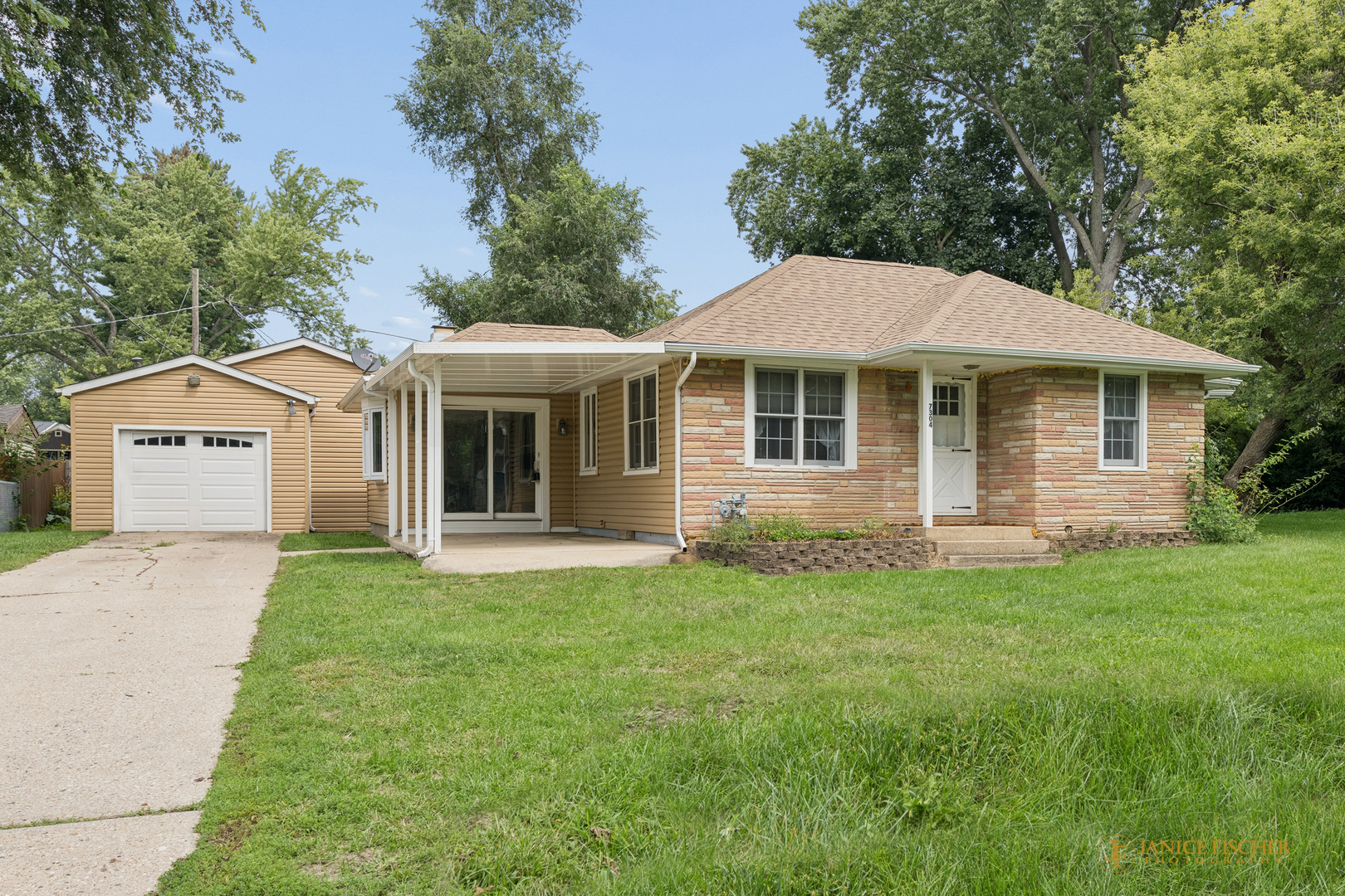 7304 Hiawatha Drive Property Photo 2