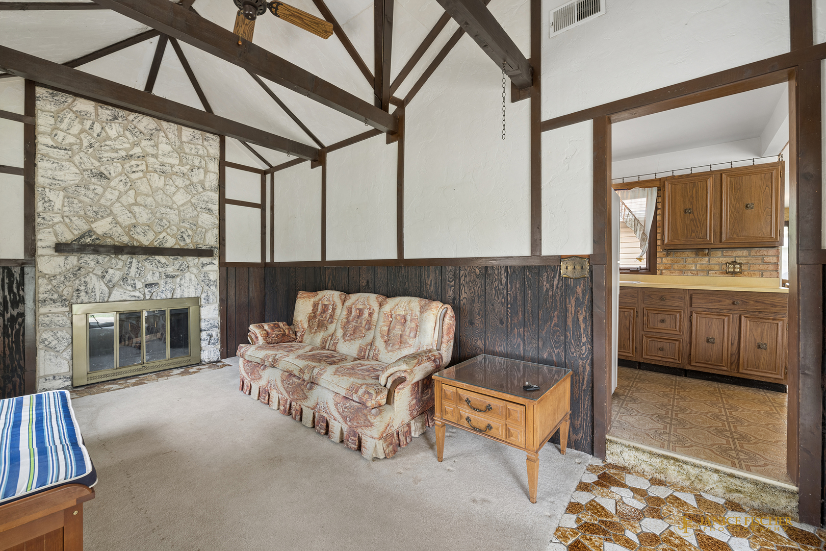 7304 Hiawatha Drive Property Photo 4