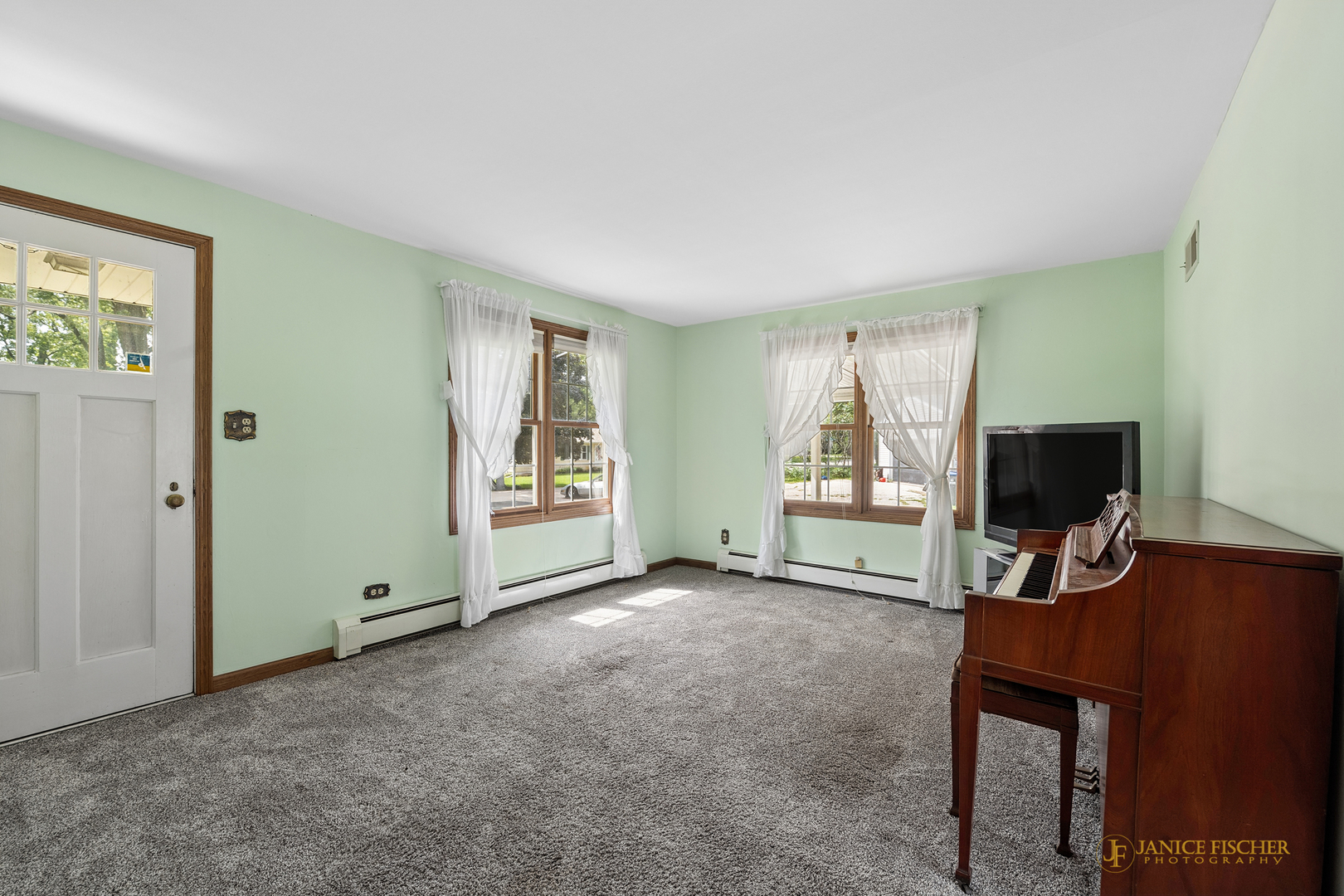 7304 Hiawatha Drive Property Photo 8