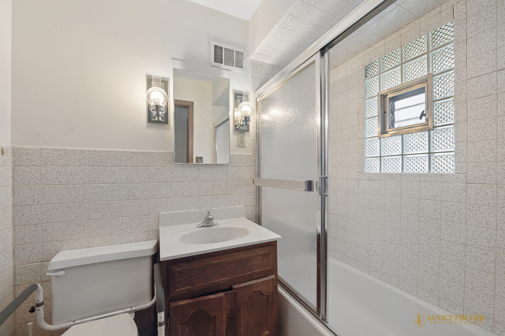 7304 Hiawatha Drive Property Photo 10