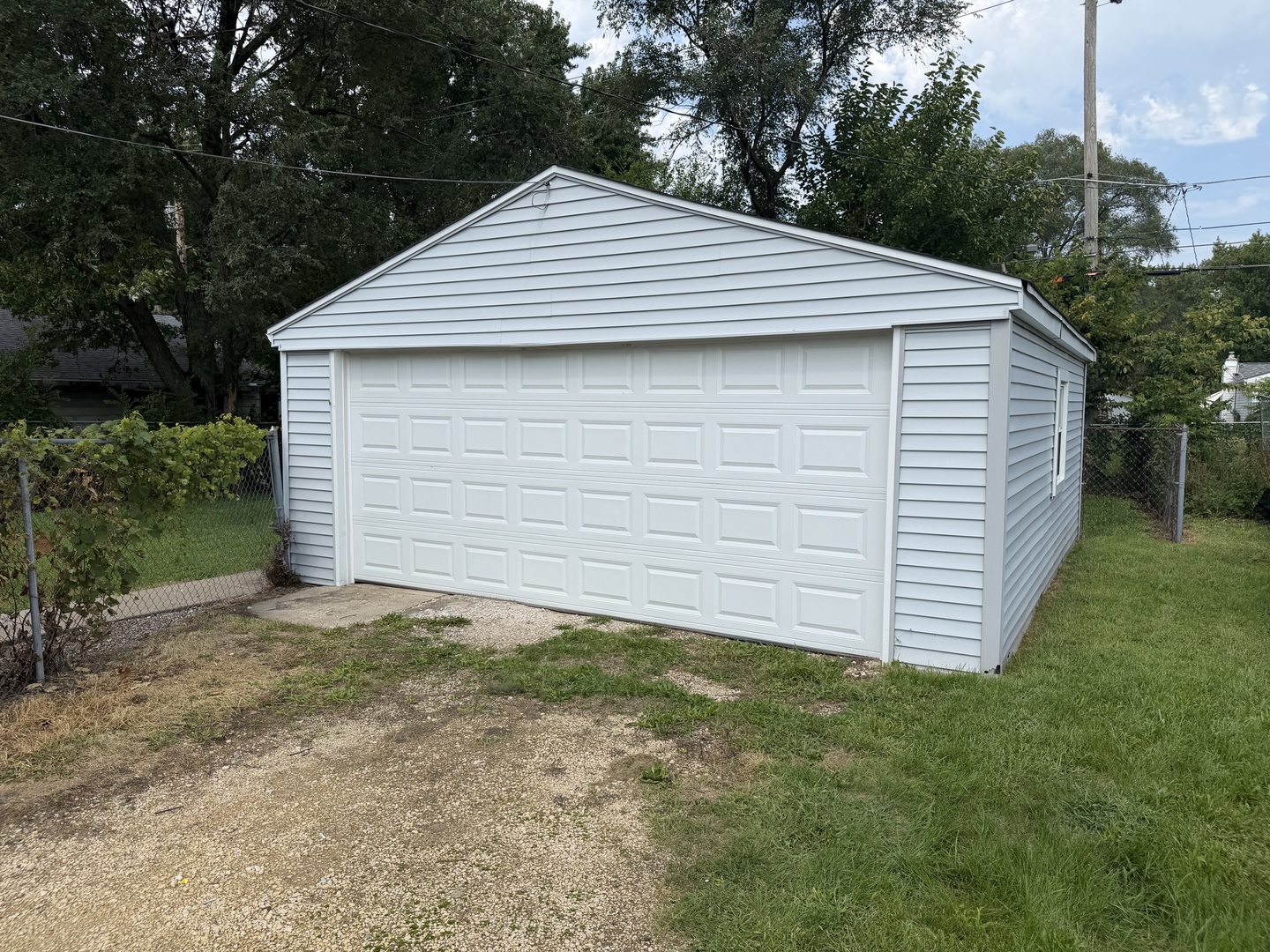 918 Windsor Road Property Photo 4