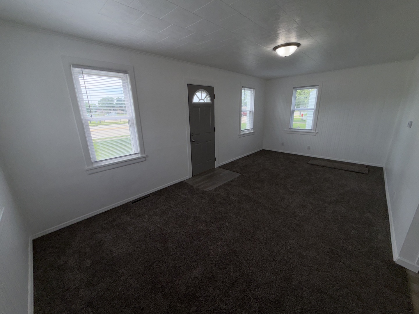 918 Windsor Road Property Photo 7