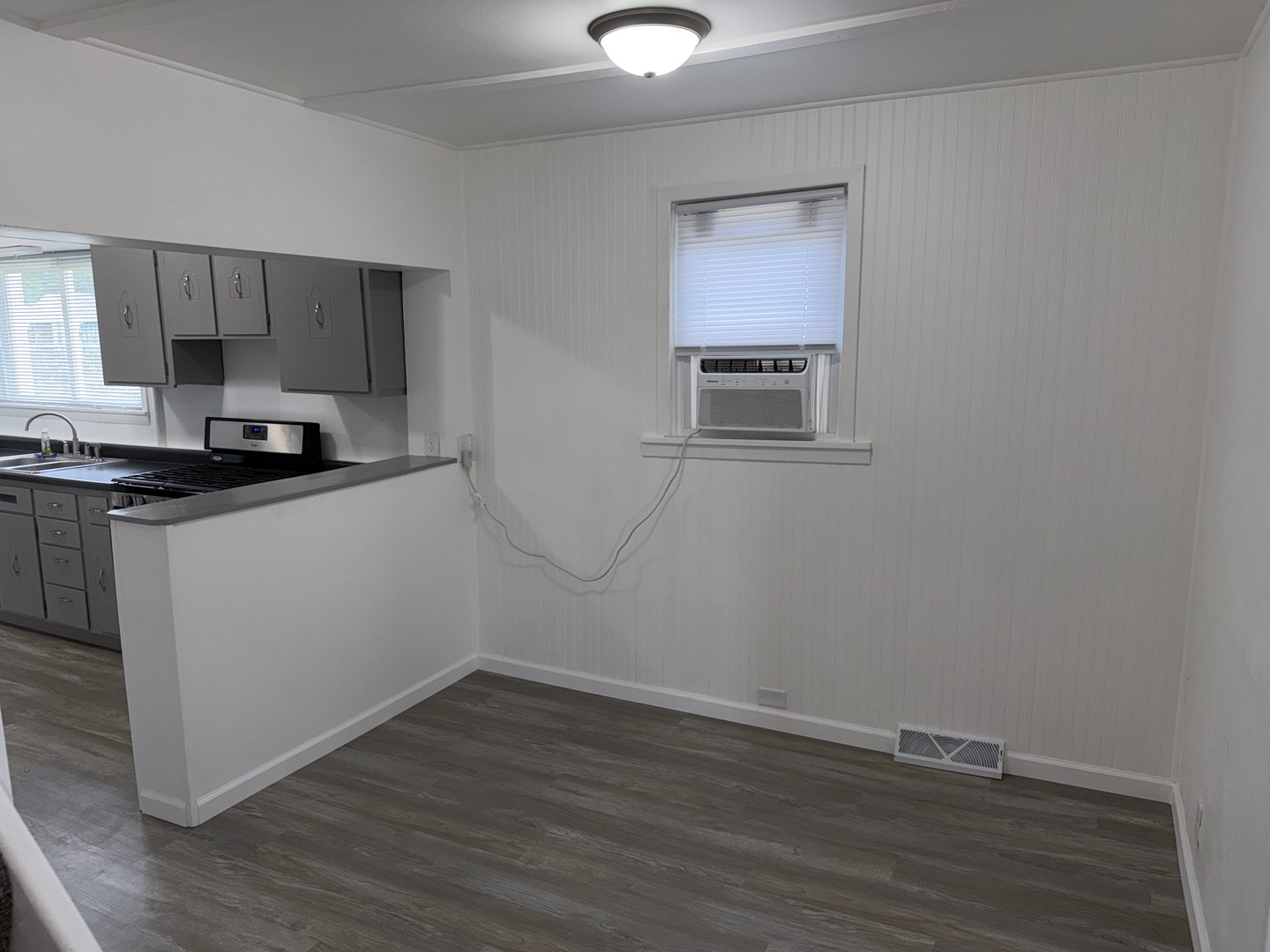 918 Windsor Road Property Photo 12