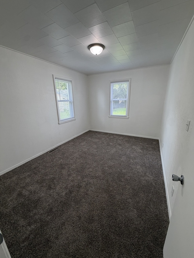 918 Windsor Road Property Photo 13