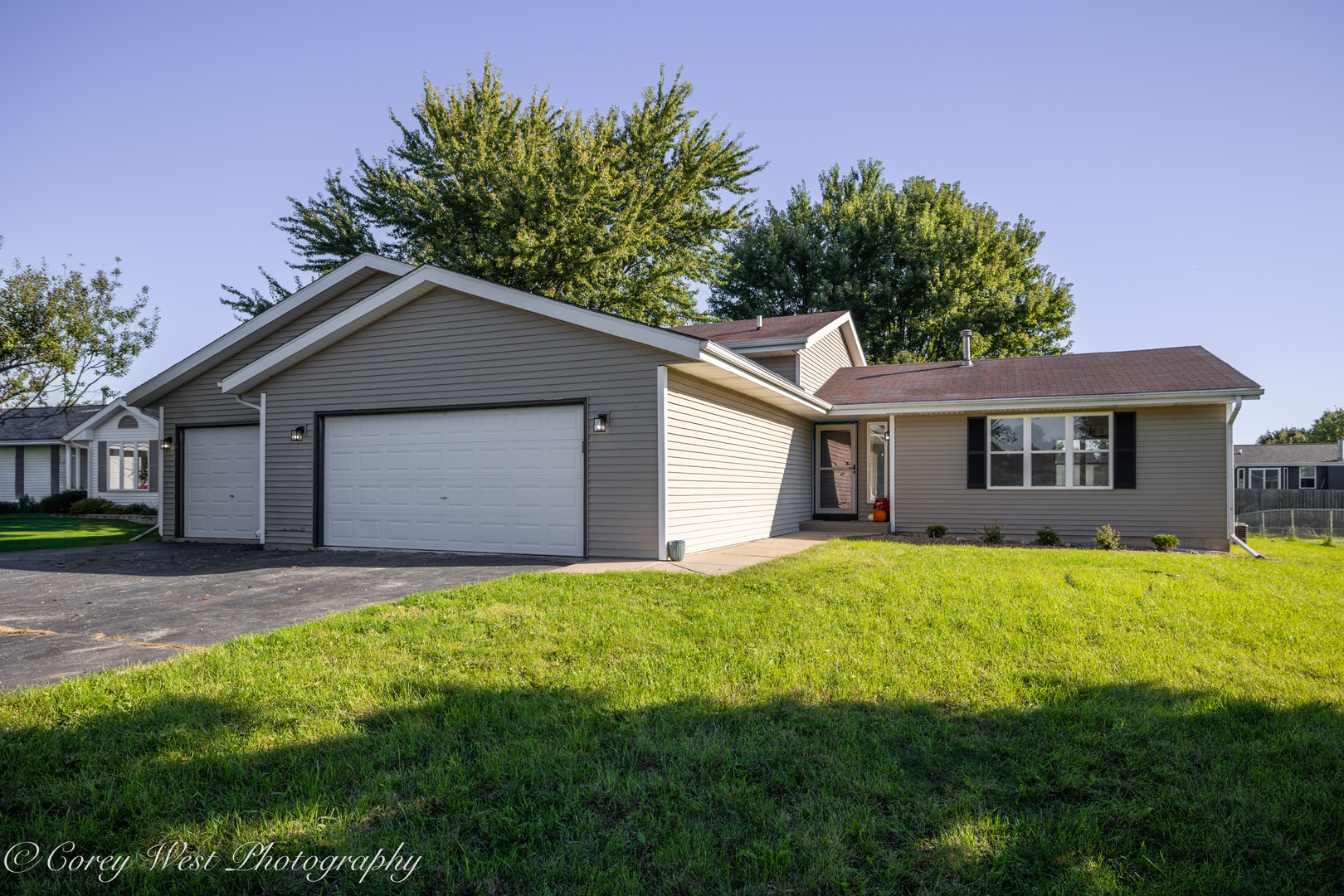409 Hickory Drive Property Photo 1