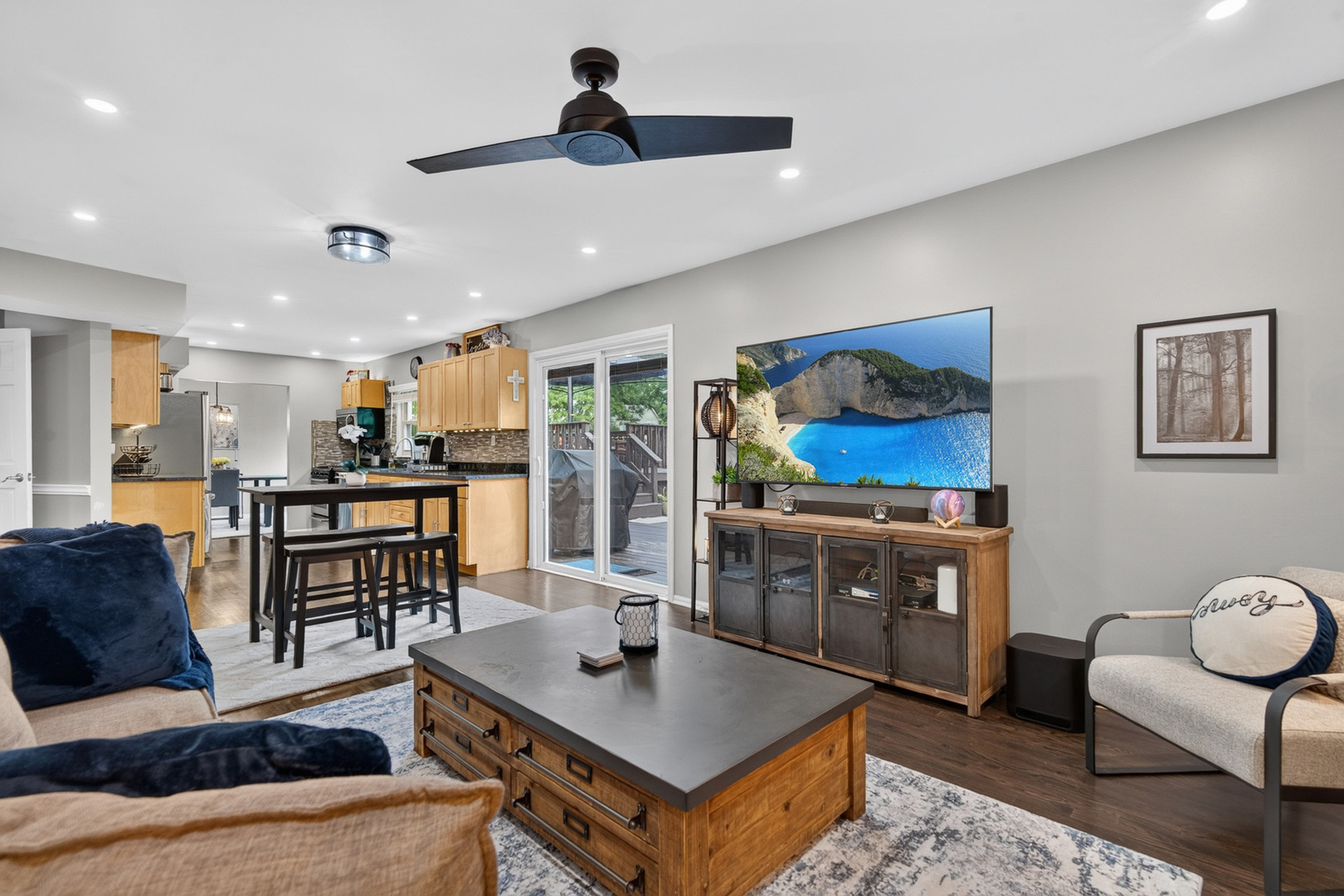 1000 Louis Avenue Property Photo 2