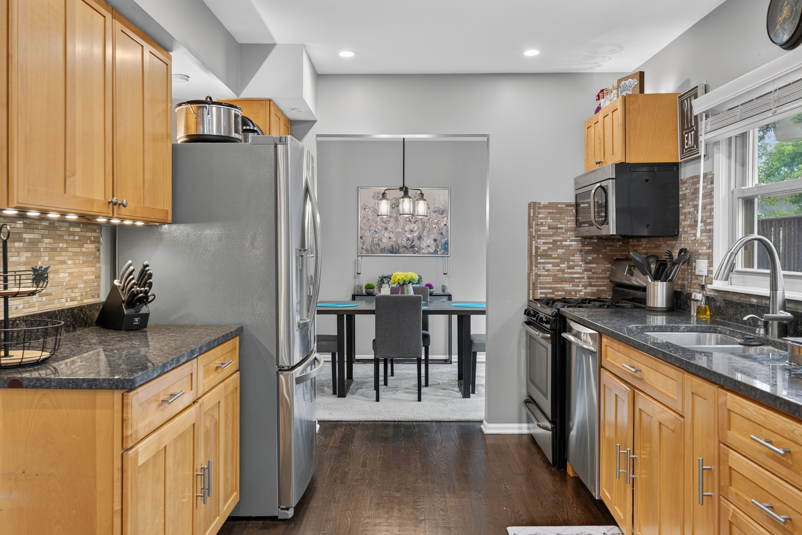 1000 Louis Avenue Property Photo 8