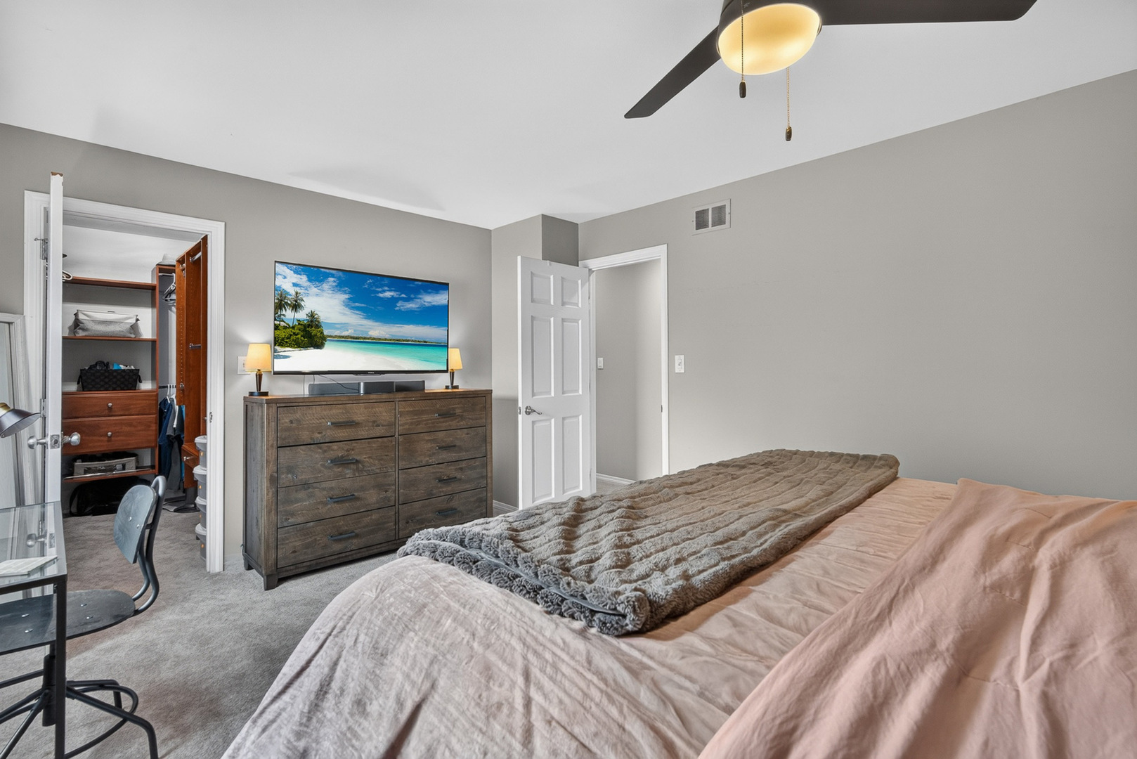 1000 Louis Avenue Property Photo 16