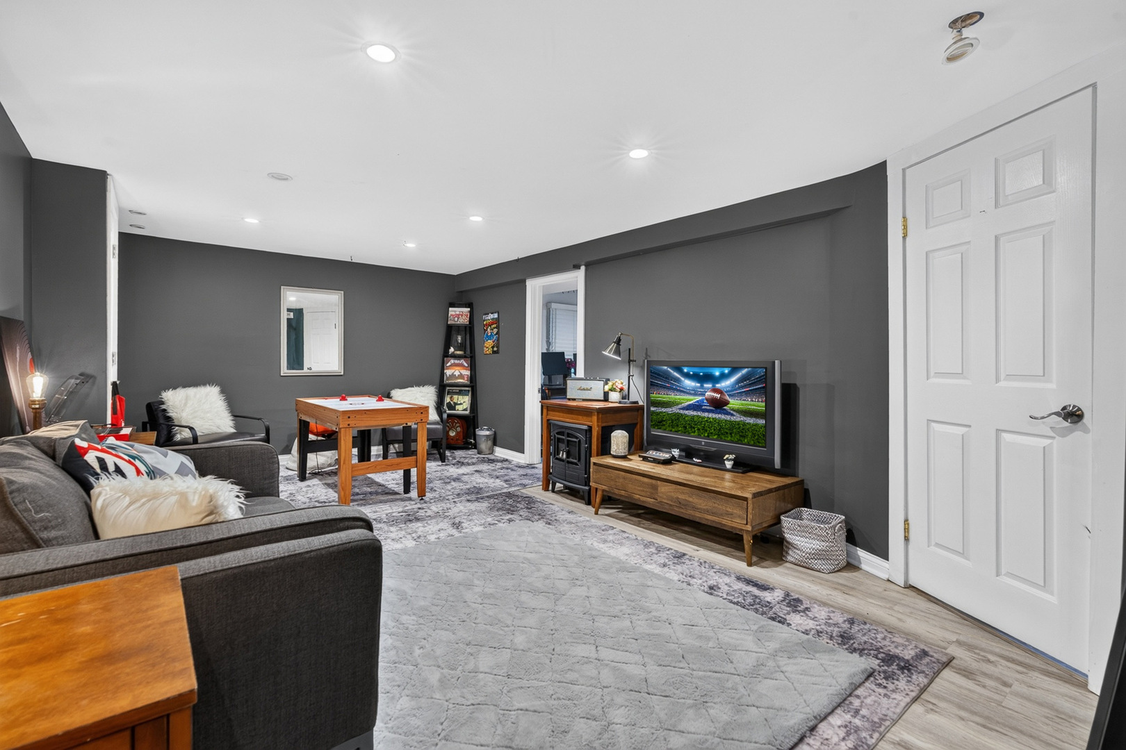1000 Louis Avenue Property Photo 22