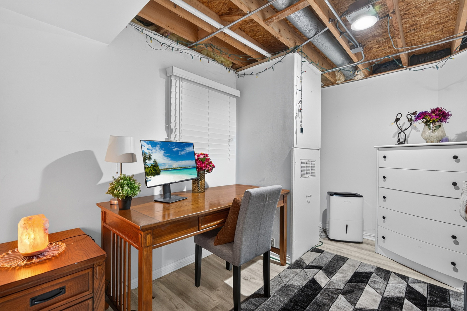 1000 Louis Avenue Property Photo 24