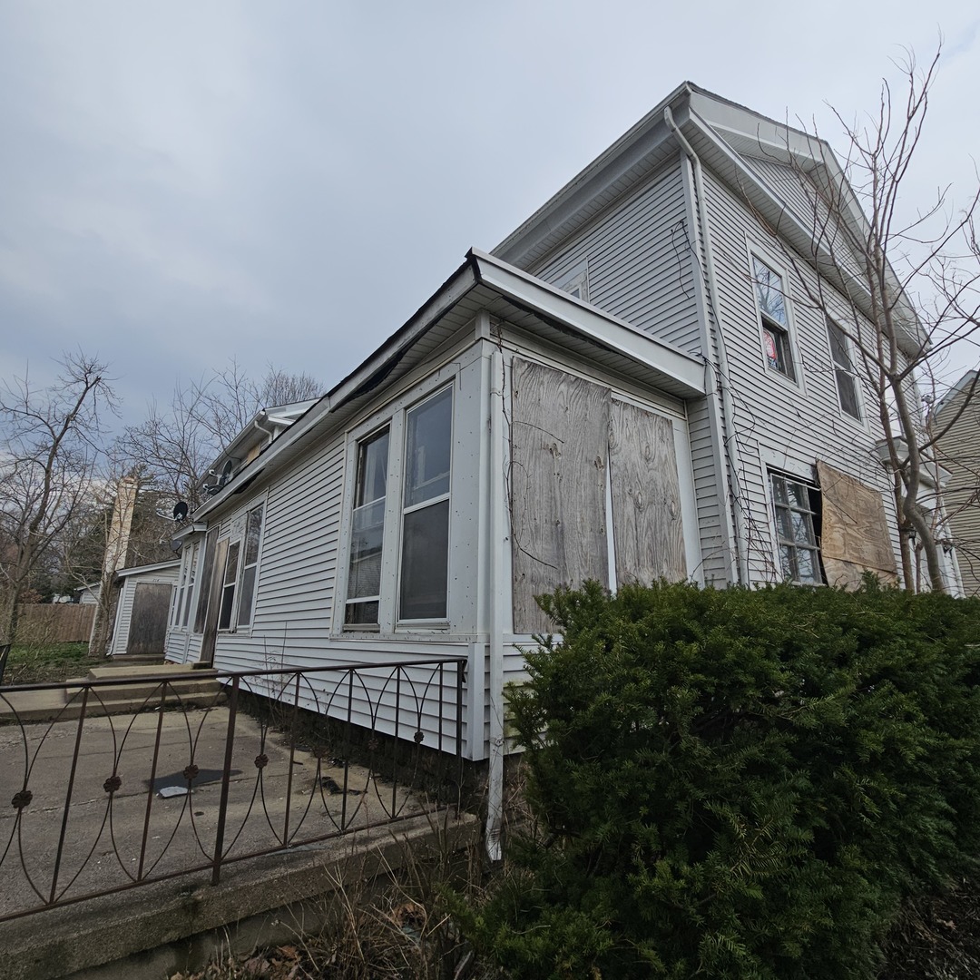 212 S Tryon Street Property Photo 3