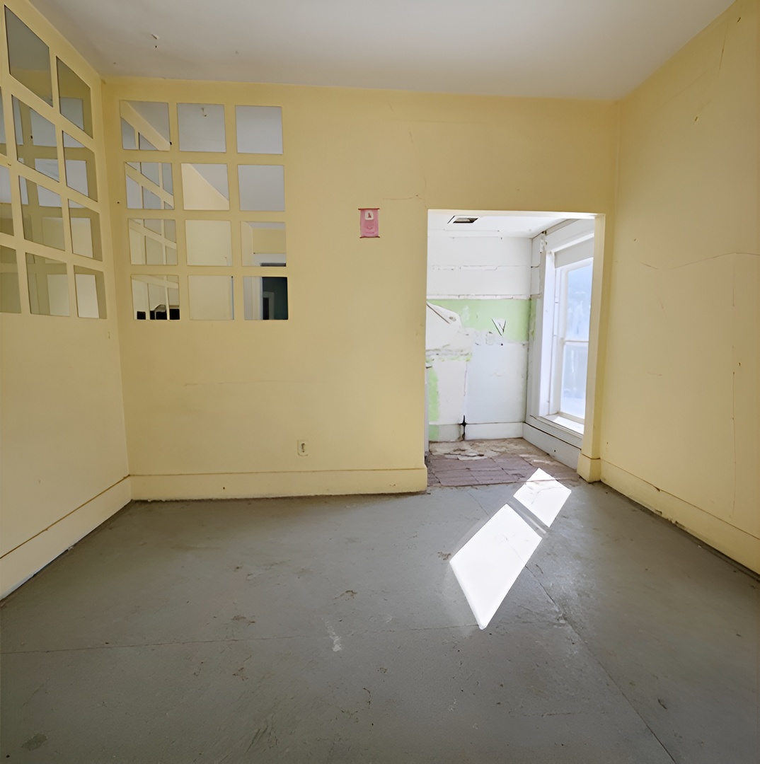 212 S Tryon Street Property Photo 5