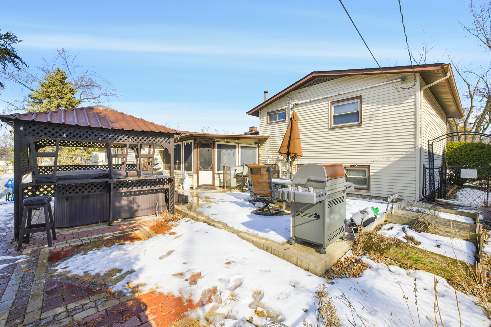 7388 Coventry Lane Property Photo 4