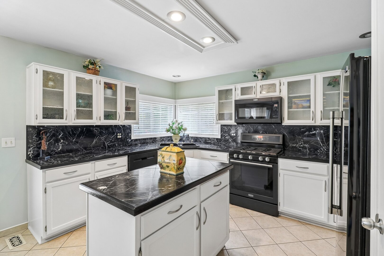 1360 Yosemite Parkway Property Photo 21