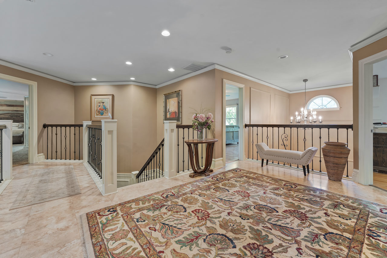 110 Rolling Knolls Avenue Property Photo 28