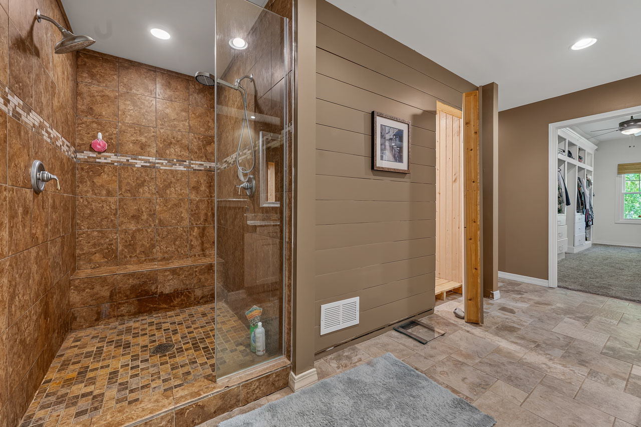 110 Rolling Knolls Avenue Property Photo 33