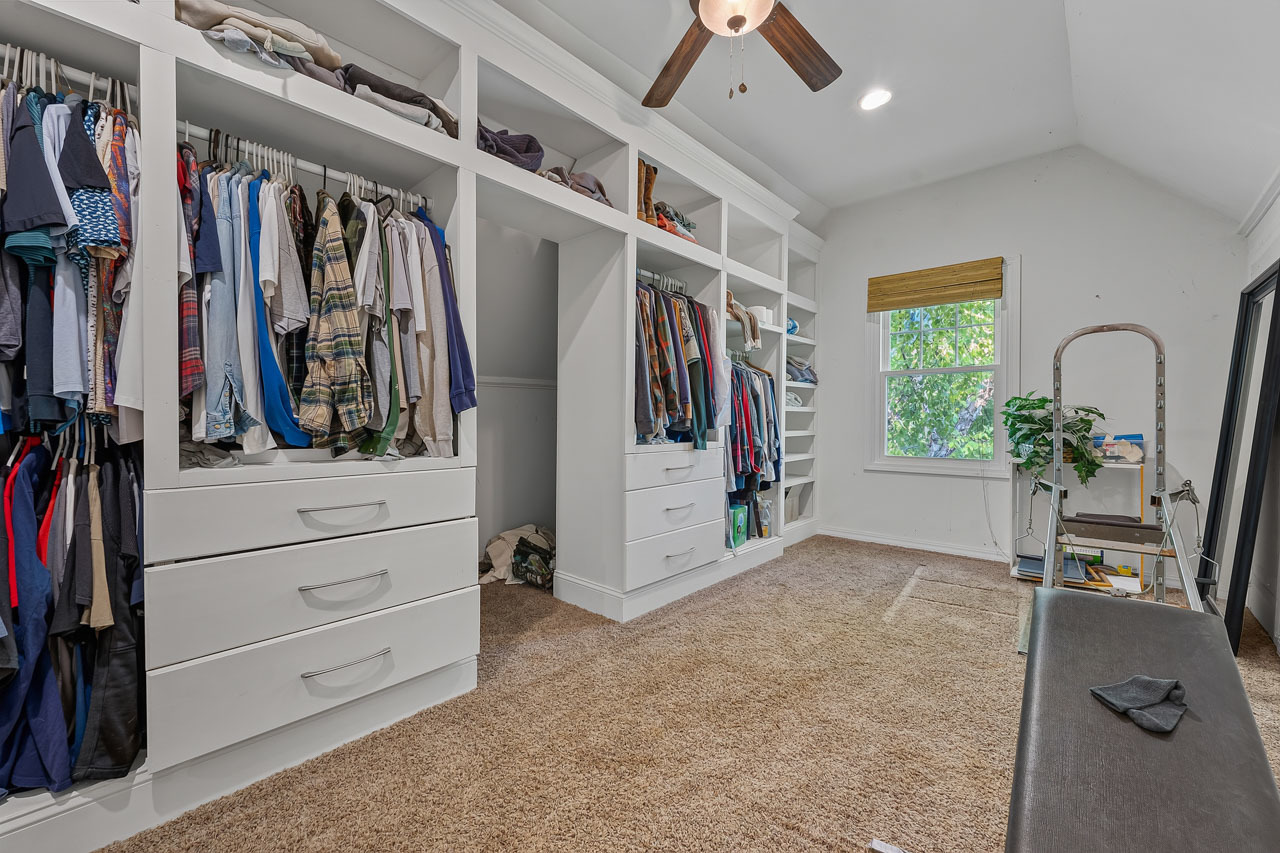 110 Rolling Knolls Avenue Property Photo 34