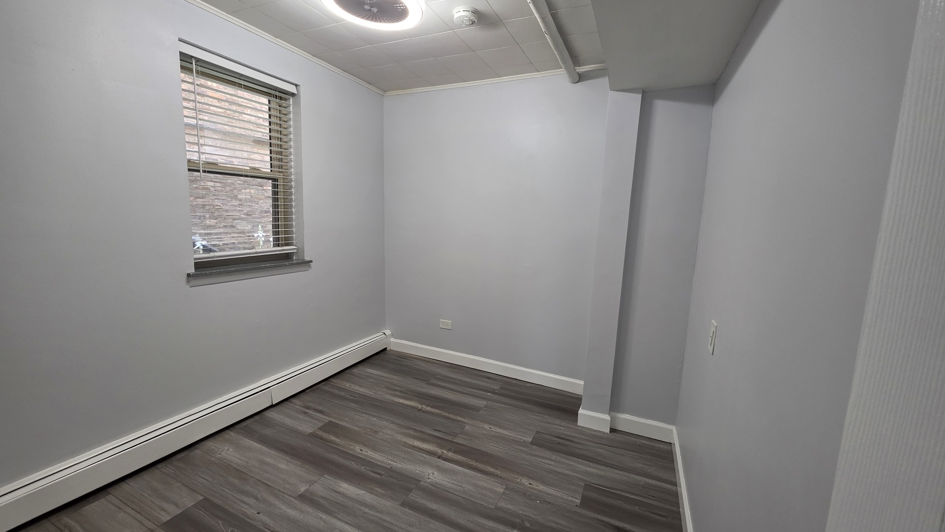 9124 La Crosse Avenue G Property Photo 7