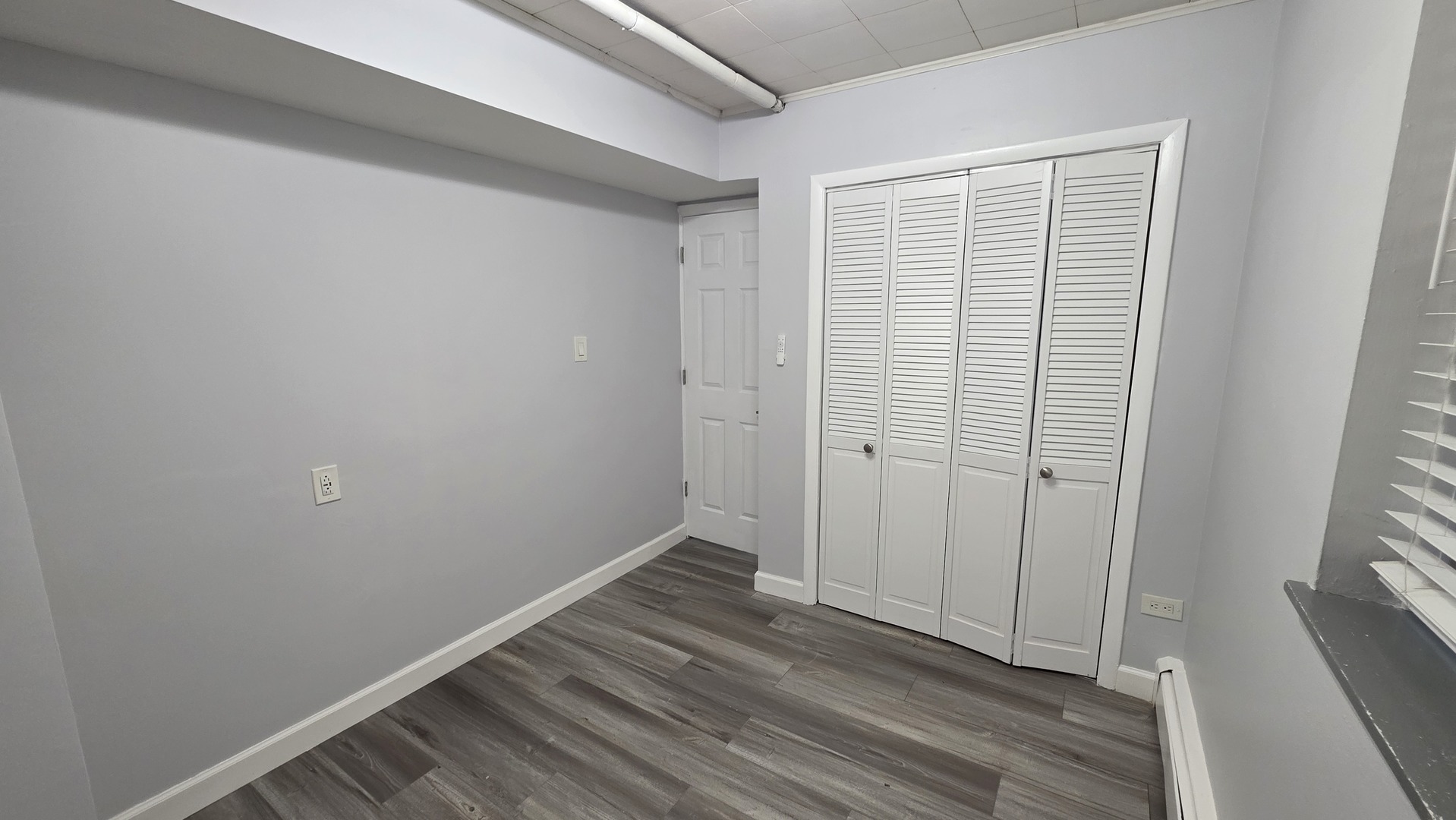 9124 La Crosse Avenue G Property Photo 8