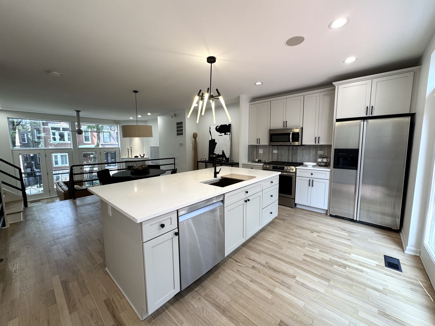 1107 N Wolcott Avenue Property Photo 3