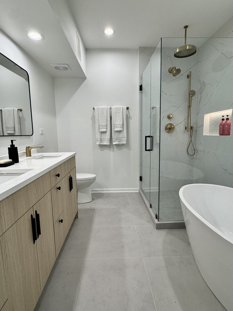 1107 N Wolcott Avenue Property Photo 13