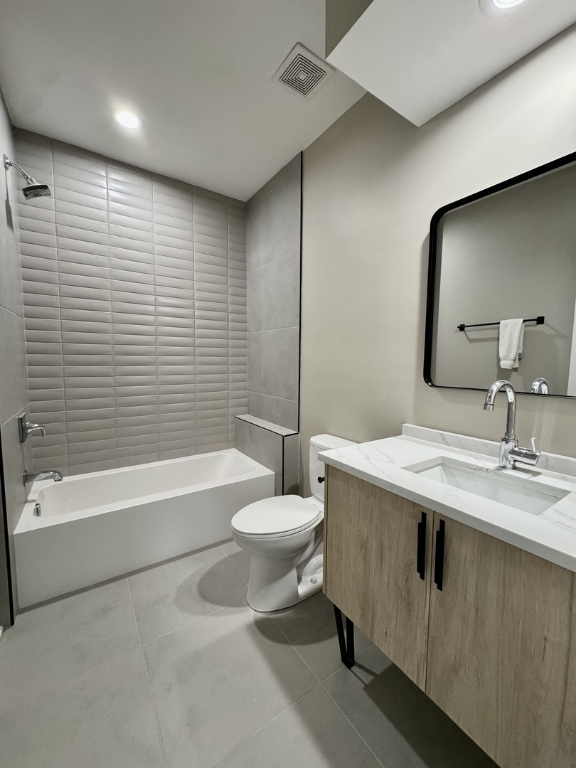 1107 N Wolcott Avenue Property Photo 19