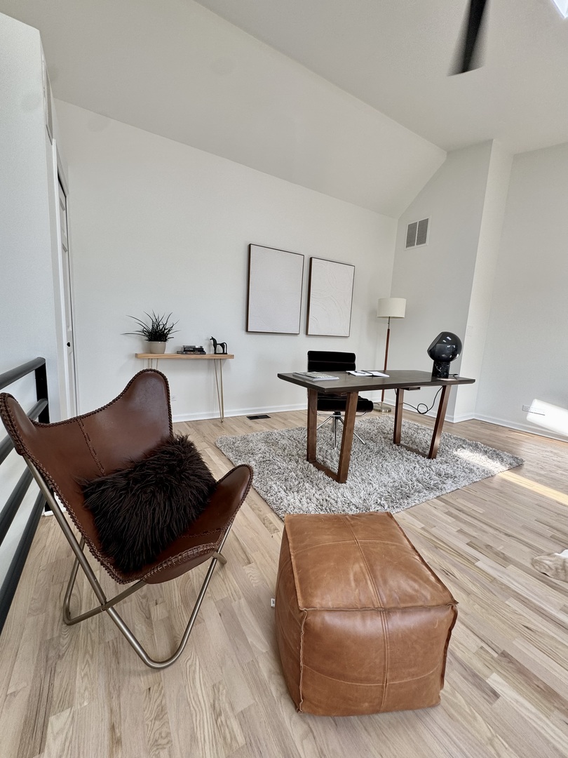 1107 N Wolcott Avenue Property Photo 20