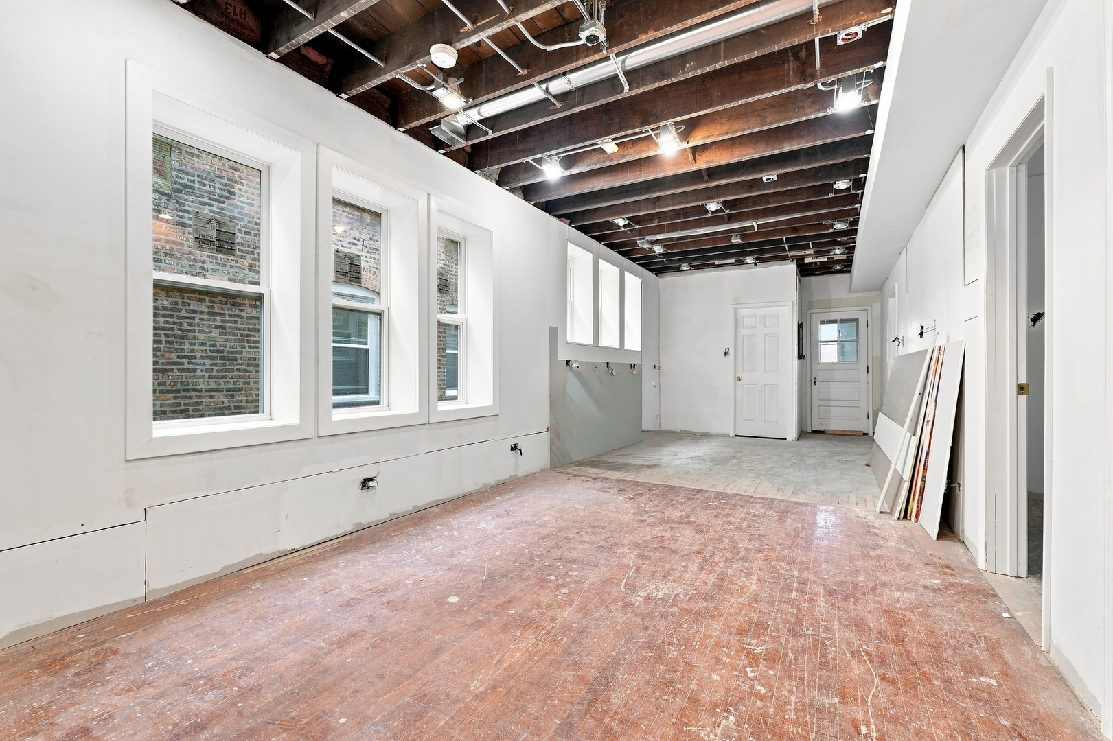 8718 S Kingston Avenue Property Photo 3