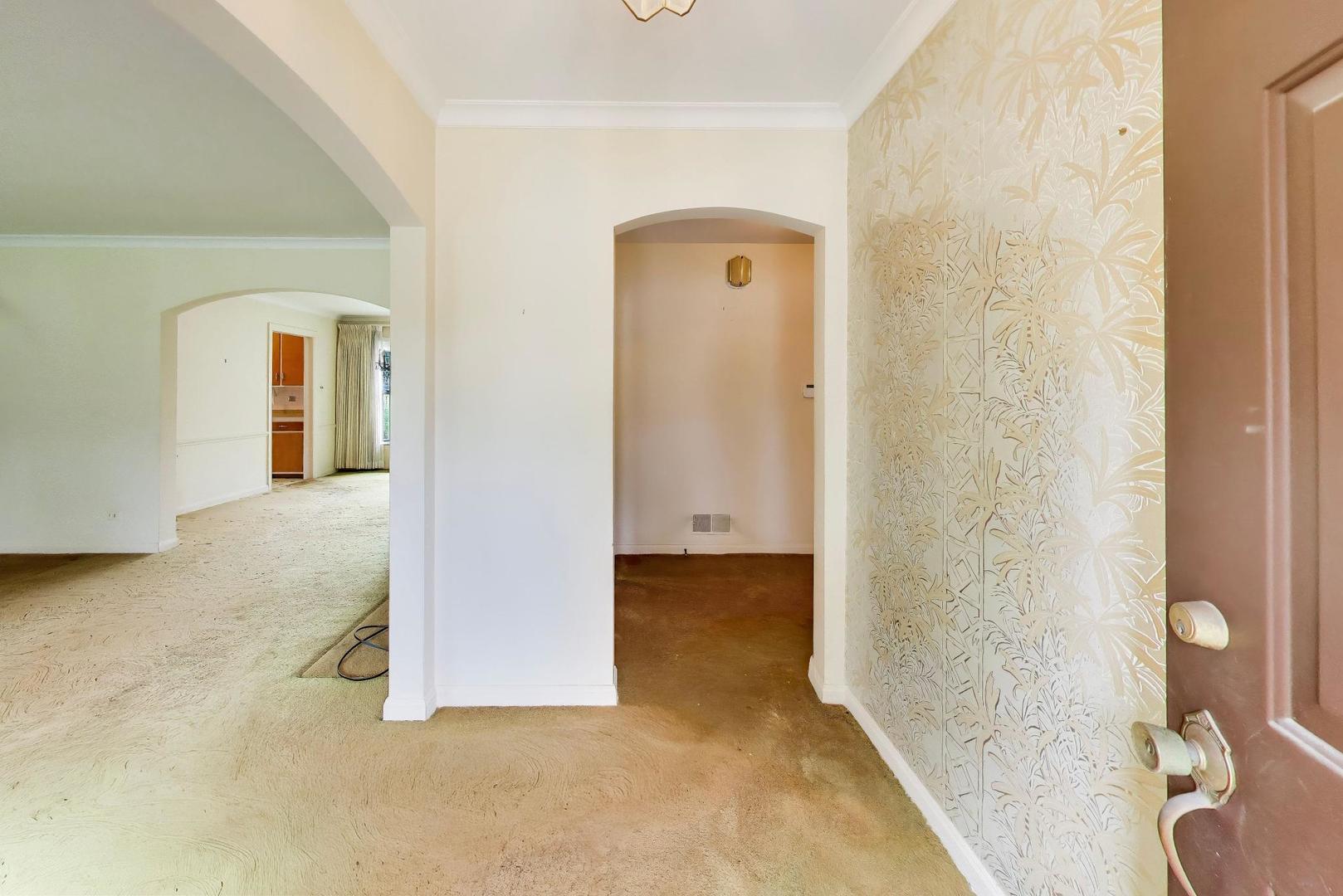 6247 N Leona Avenue Property Photo 5