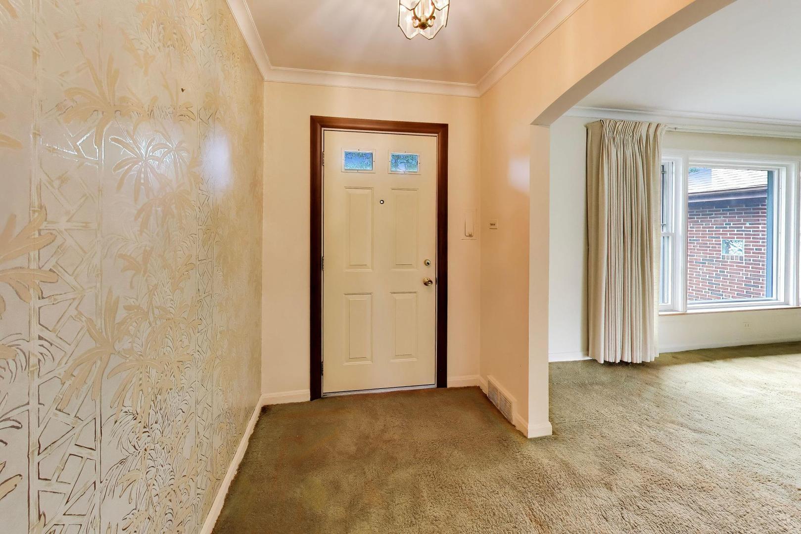 6247 N Leona Avenue Property Photo 6