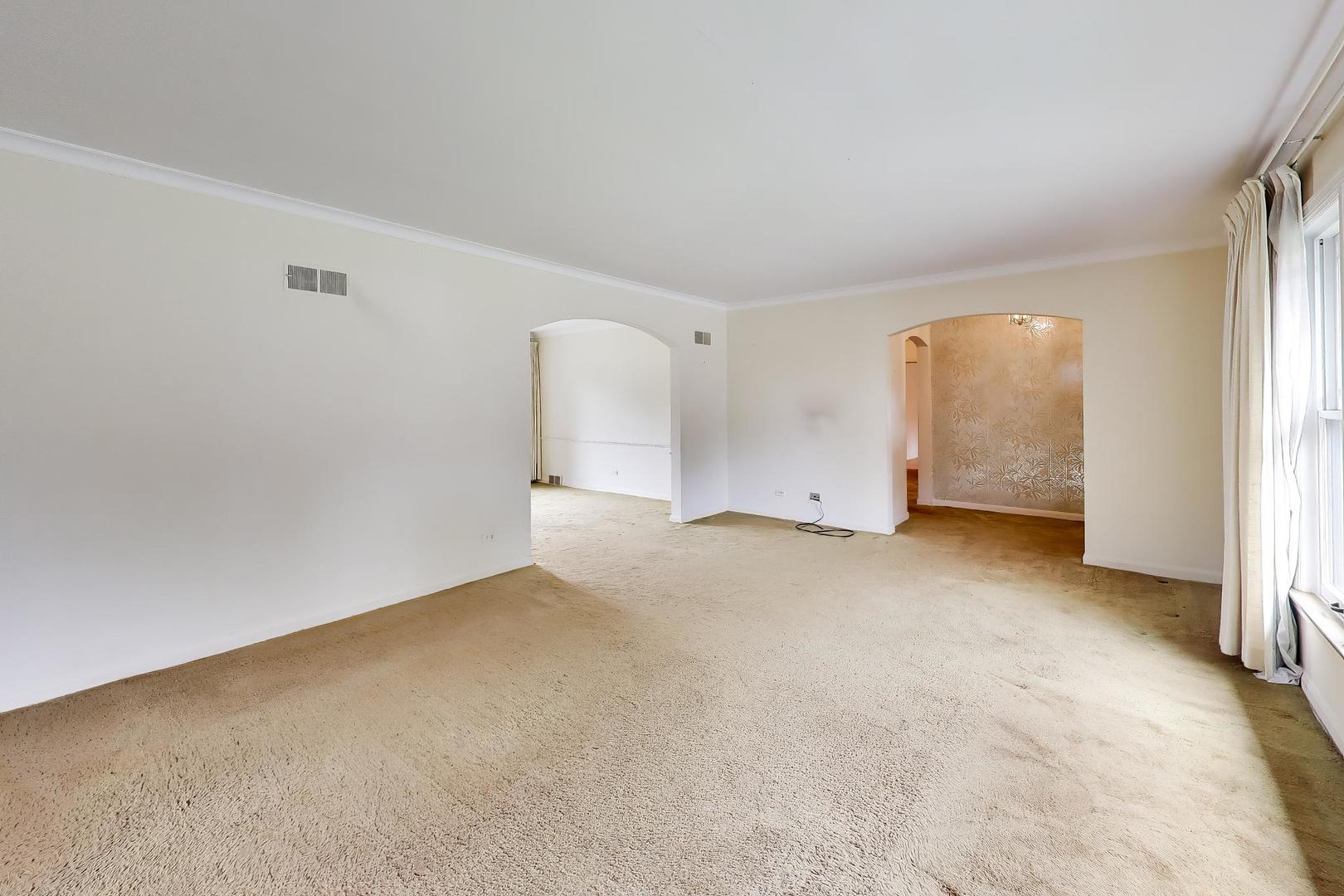 6247 N Leona Avenue Property Photo 9