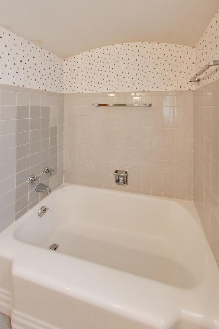 6247 N Leona Avenue Property Photo 20