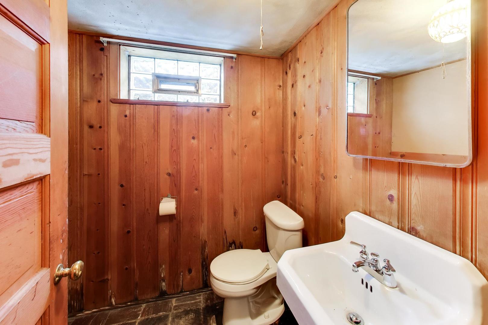 6247 N Leona Avenue Property Photo 26