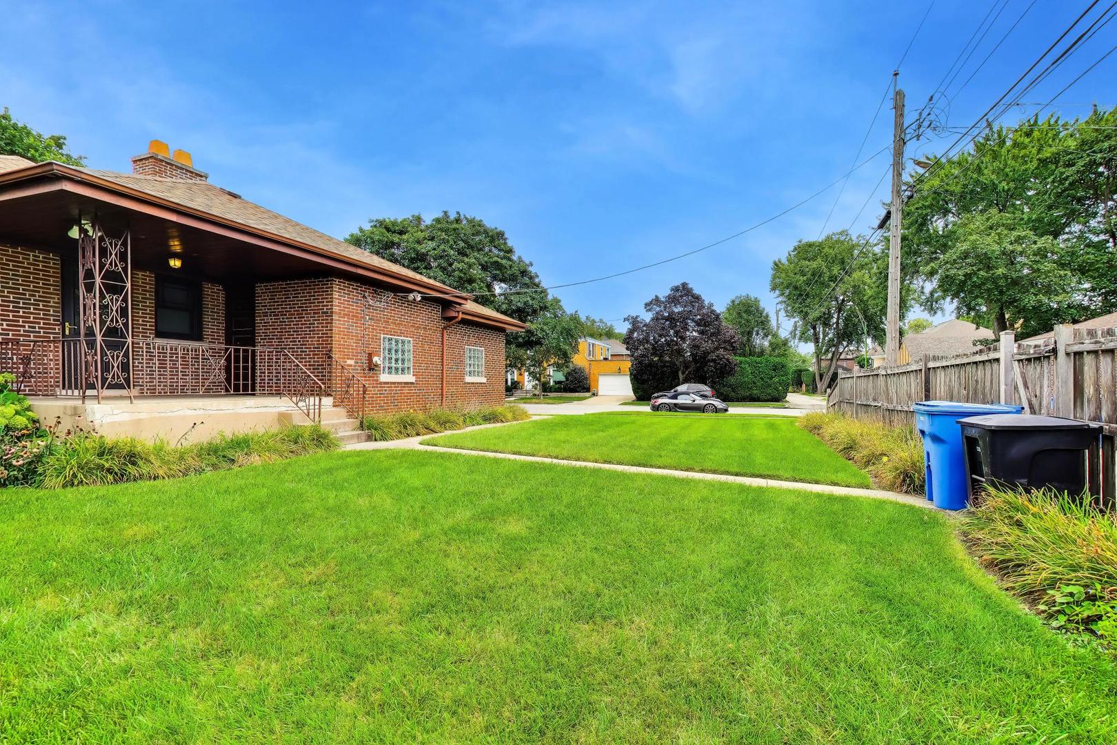 6247 N Leona Avenue Property Photo 39