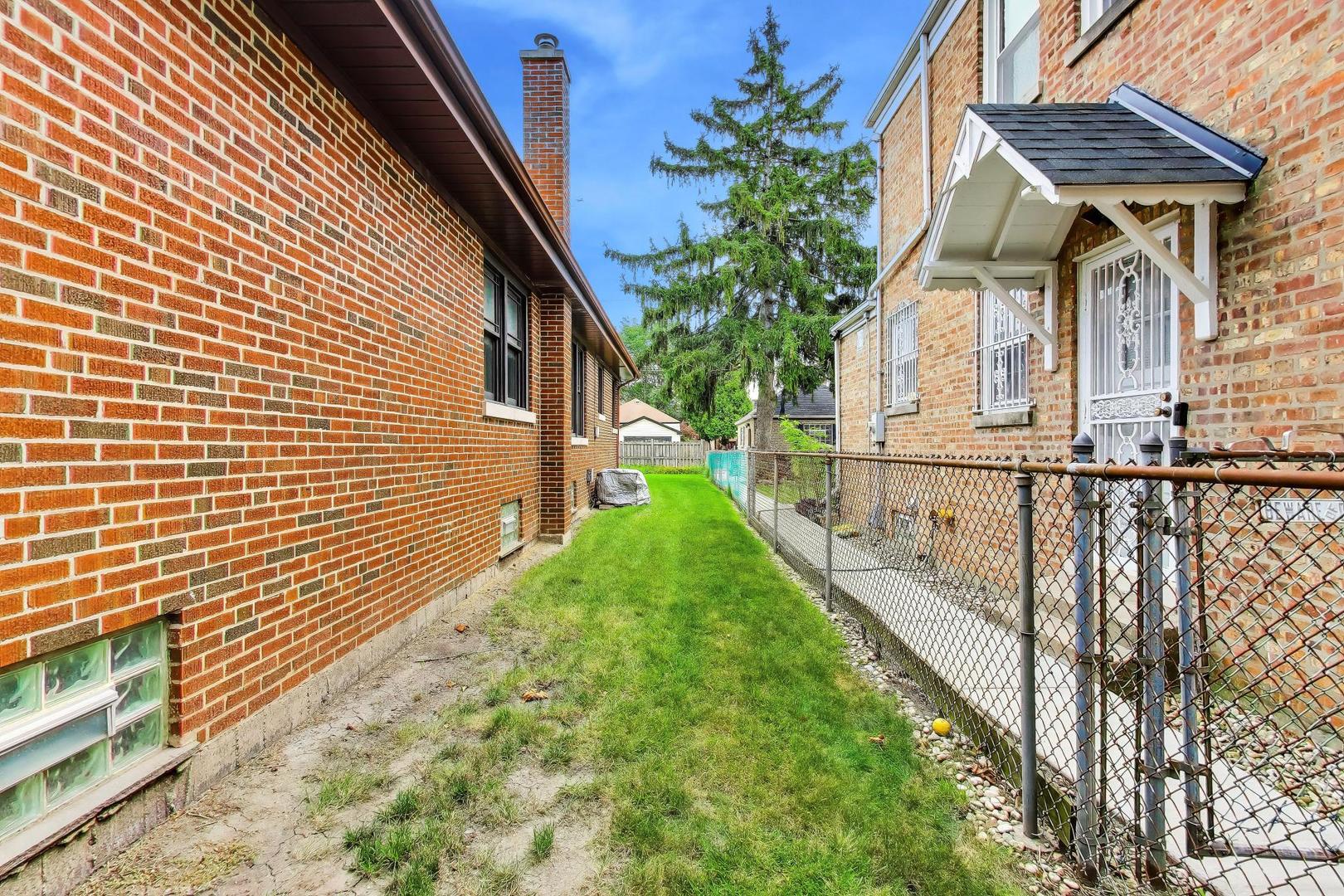 6247 N Leona Avenue Property Photo 42