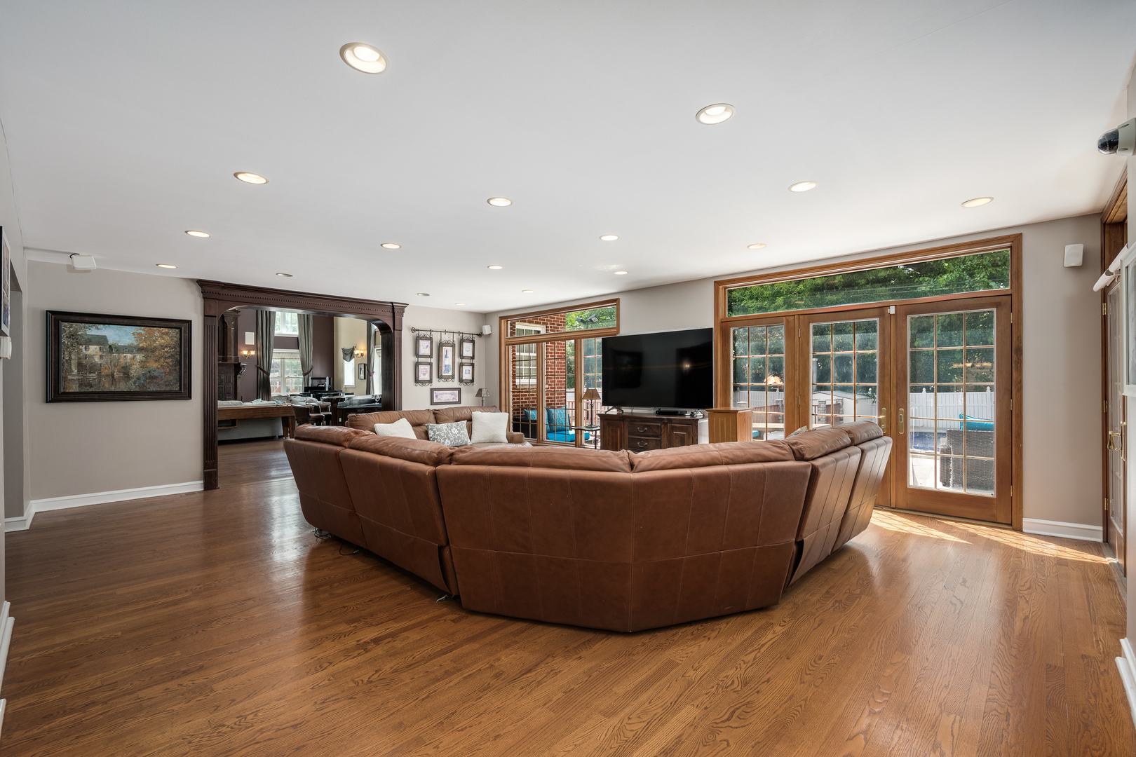 2851 W Rascher Avenue Property Photo 20