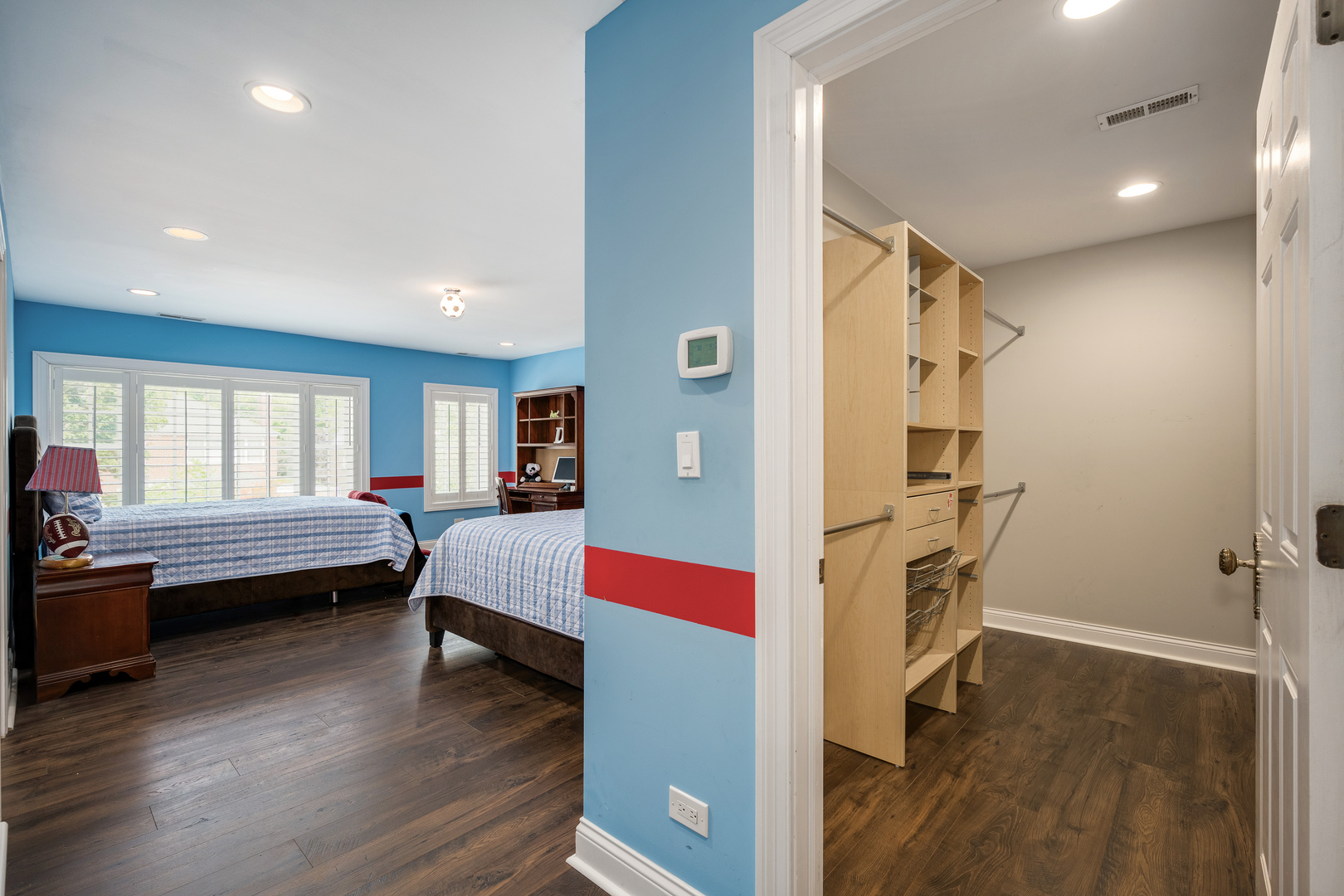 2851 W Rascher Avenue Property Photo 45