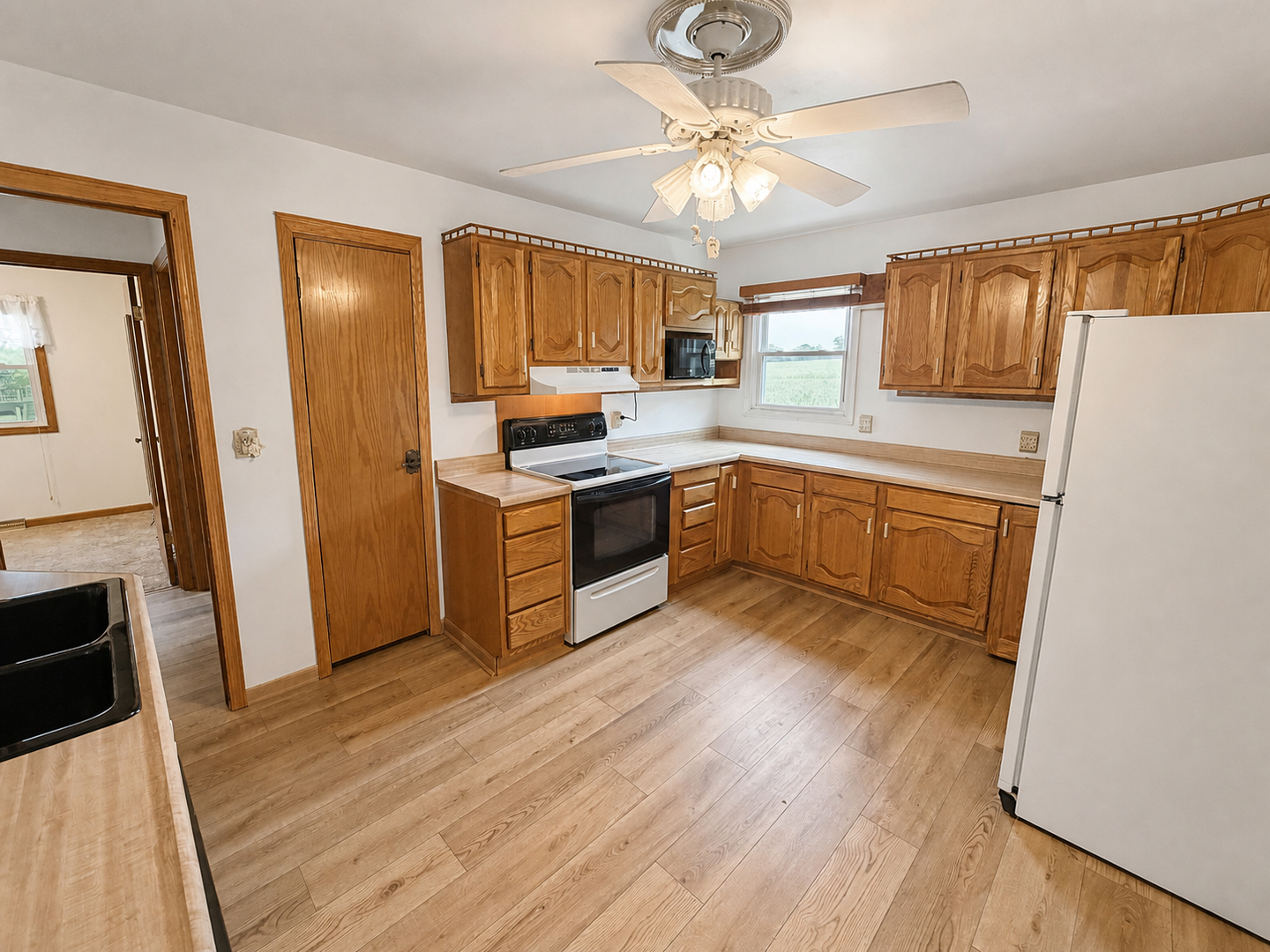 437 E 11th Street Property Photo 17