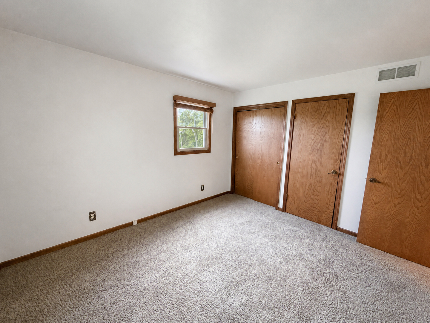 437 E 11th Street Property Photo 24