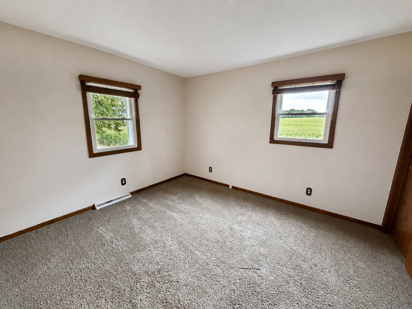 437 E 11th Street Property Photo 25
